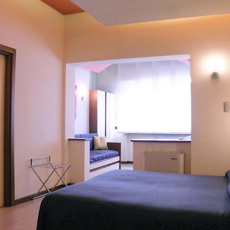 Hotel Oasi Tortona Exterior photo